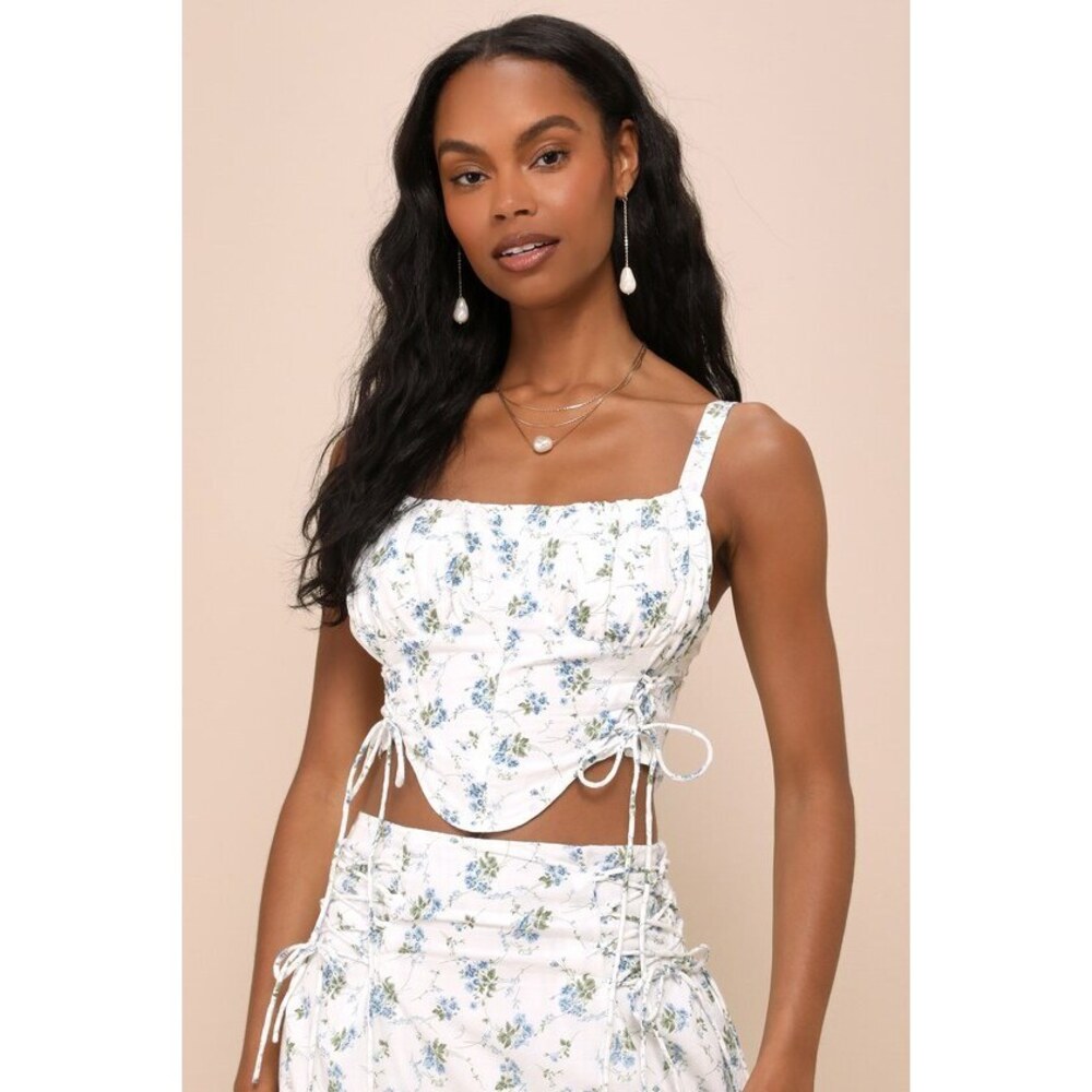 Lulus Darling Expertise White Floral Sleeveless Lace-up Crop Top - Size S